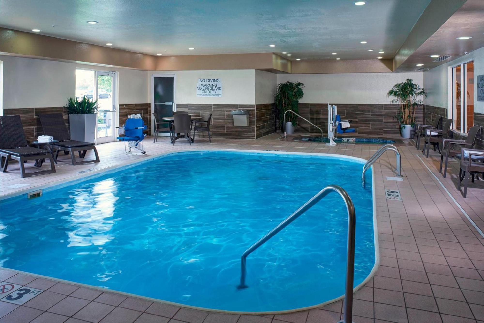 Fairfield Inn By Marriott Richmond New Paris Dış mekan fotoğraf