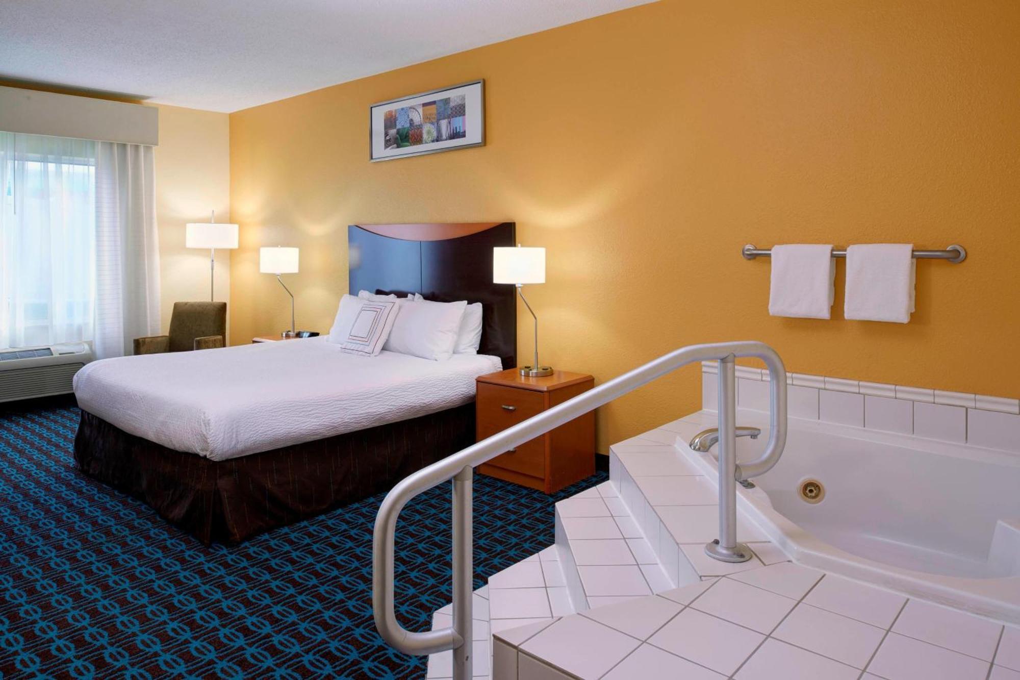 Fairfield Inn By Marriott Richmond New Paris Dış mekan fotoğraf