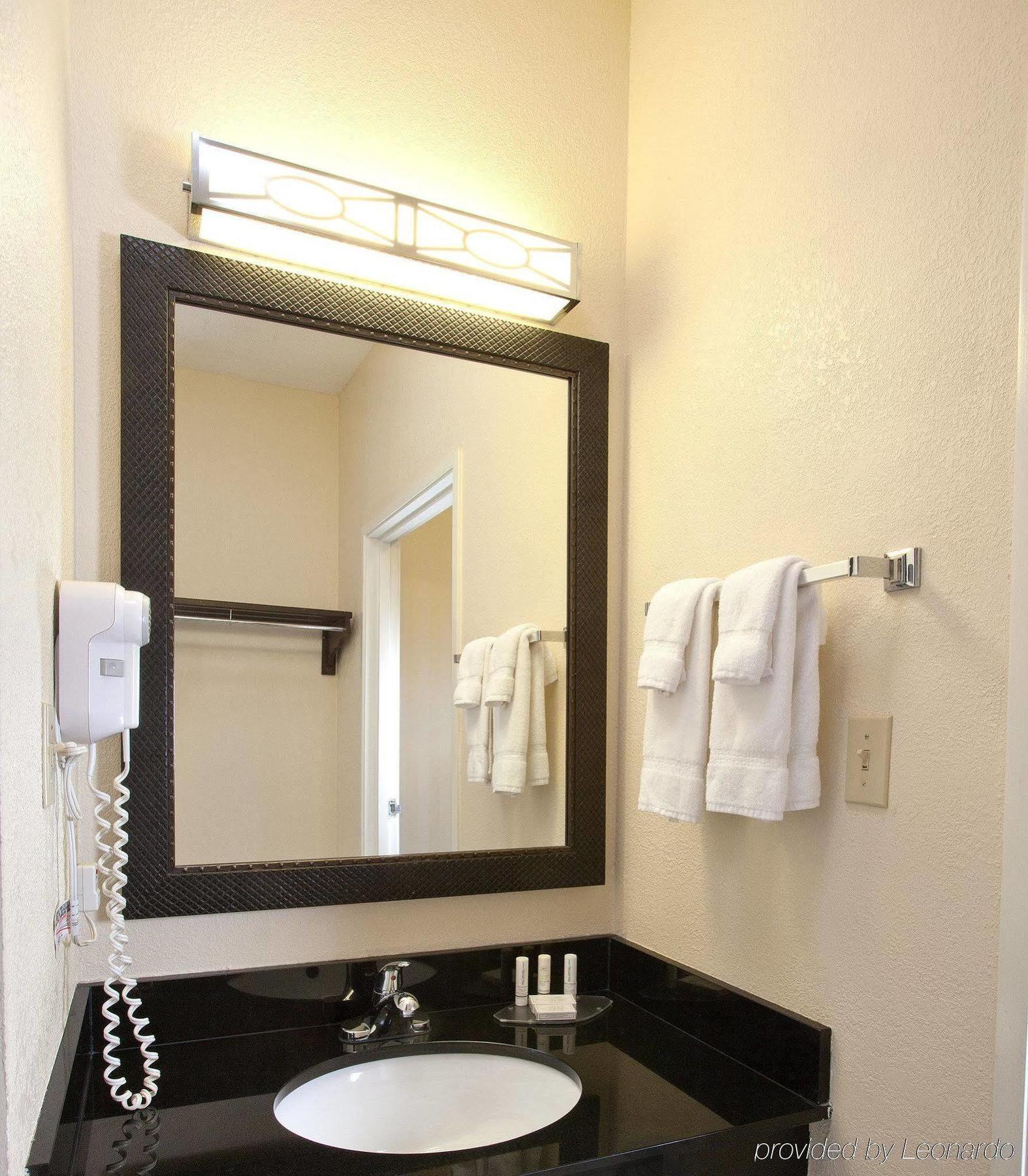 Fairfield Inn By Marriott Richmond New Paris Dış mekan fotoğraf